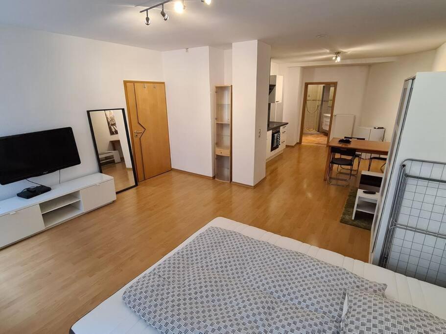City Central Apartment Кайзерслаутерн Экстерьер фото